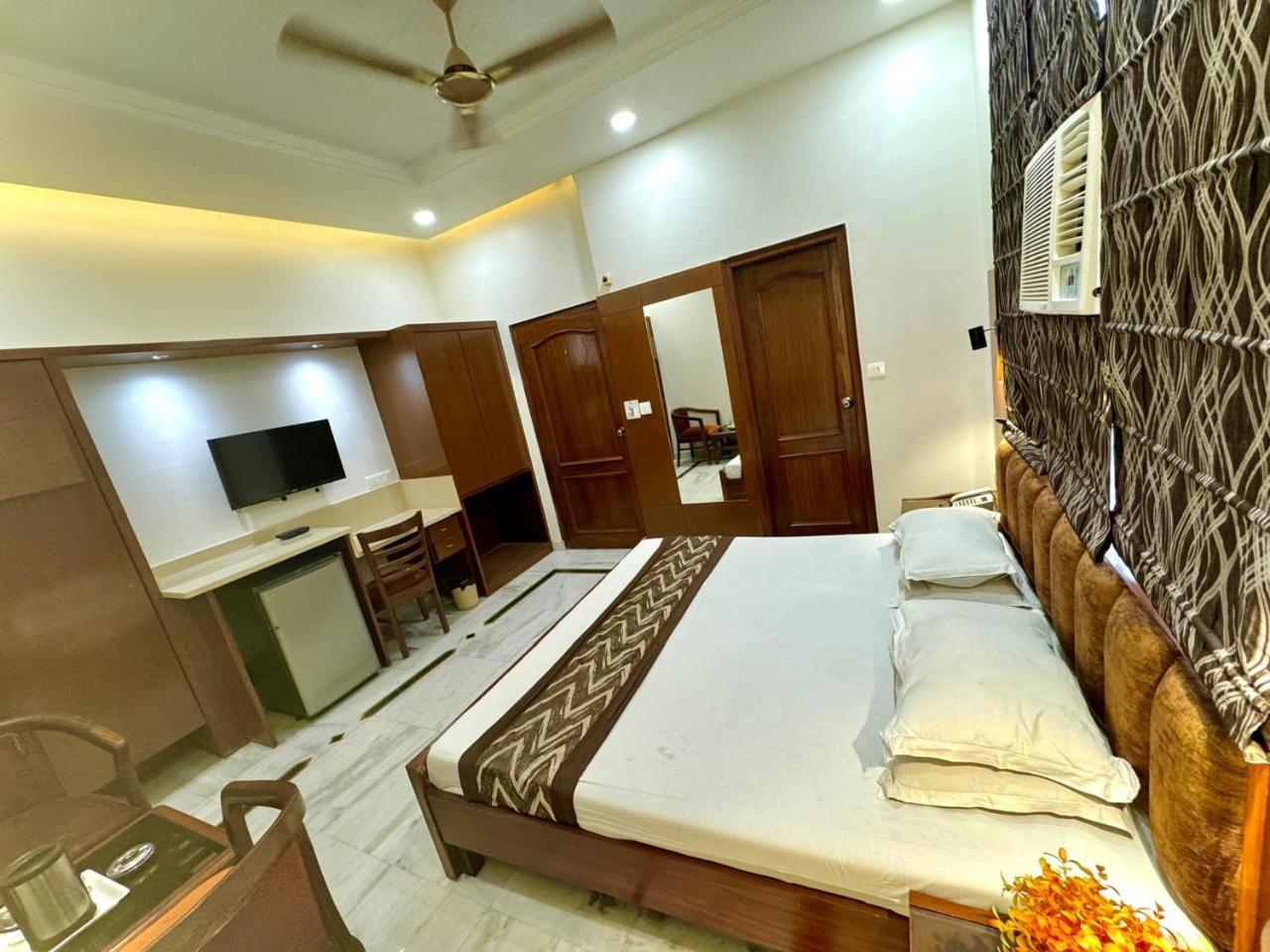 Hotel C Park - Karol Bagh, New Delhi Екстериор снимка